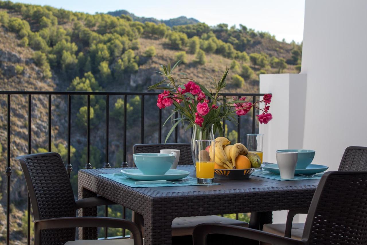 Quiet House In Village Center With Mountains Views Фрихилиана Экстерьер фото