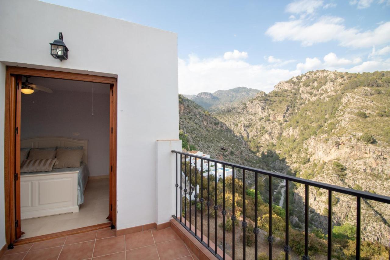 Quiet House In Village Center With Mountains Views Фрихилиана Экстерьер фото